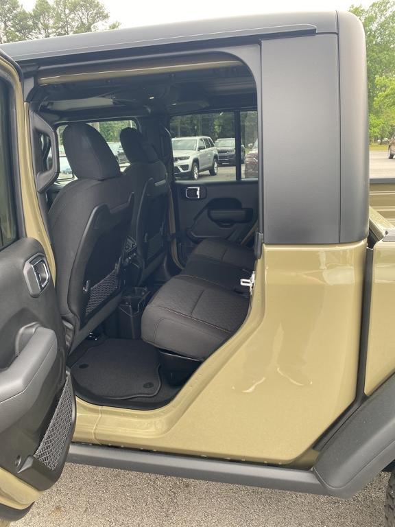 new 2025 Jeep Gladiator car, priced at $52,135