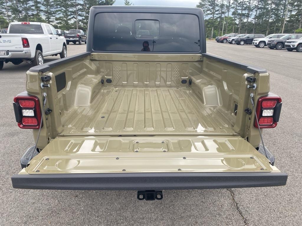 new 2025 Jeep Gladiator car, priced at $52,135