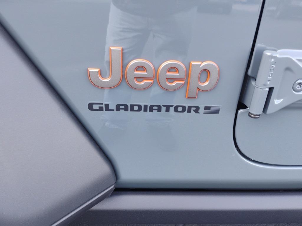 new 2025 Jeep Gladiator car, priced at $56,877