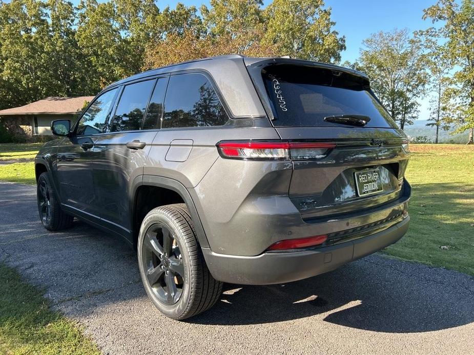 new 2025 Jeep Grand Cherokee car, priced at $54,955