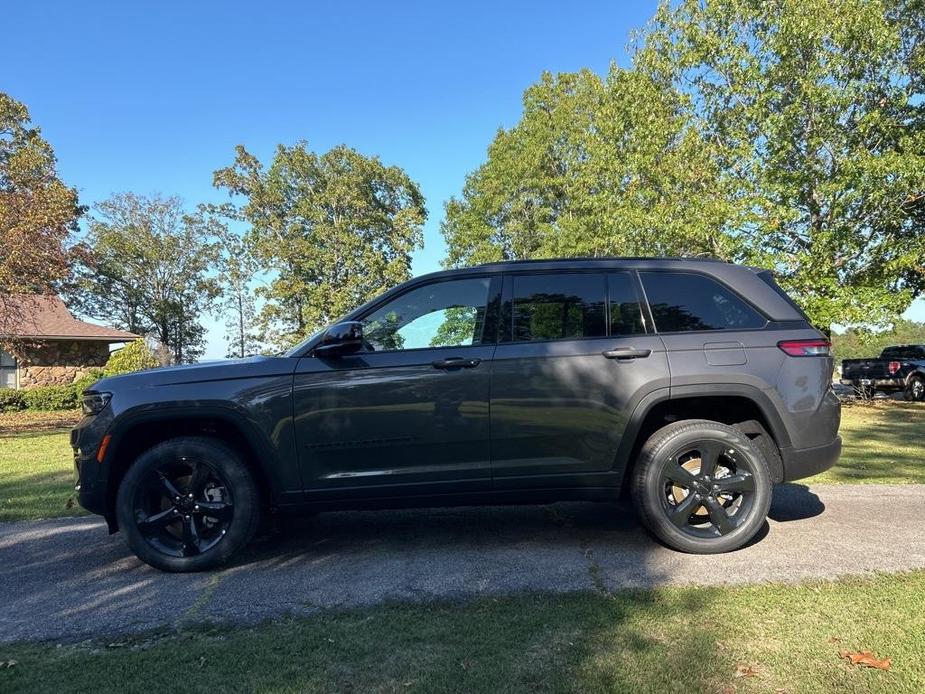 new 2025 Jeep Grand Cherokee car, priced at $54,955