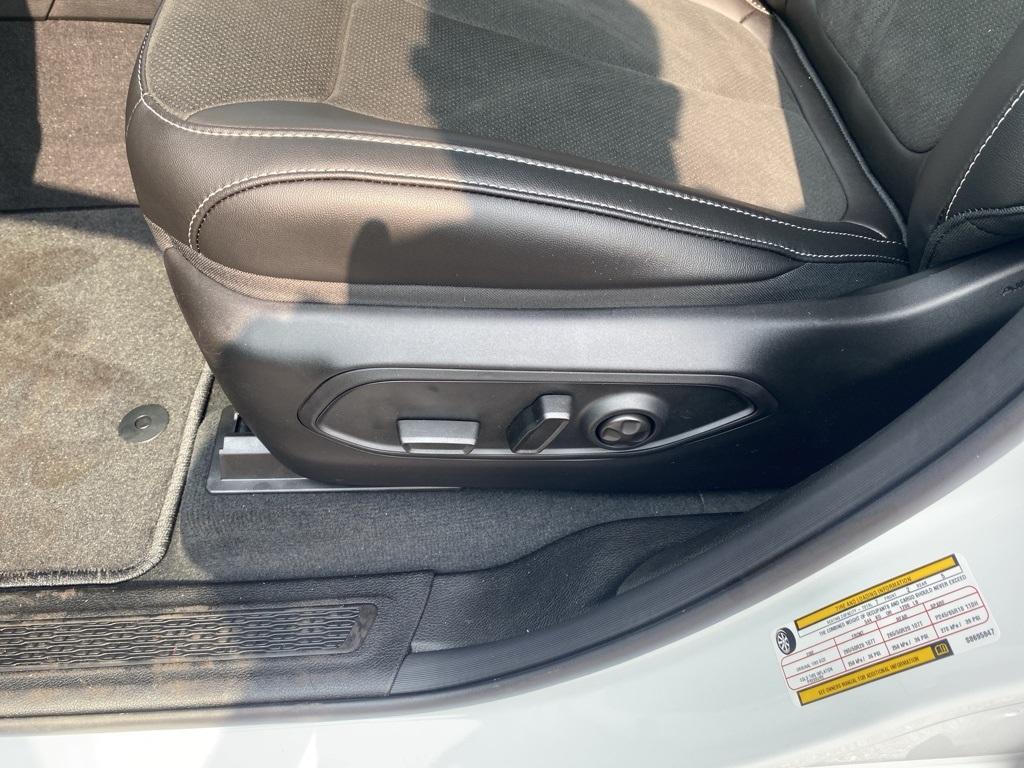 new 2025 Jeep Grand Cherokee L car, priced at $50,053