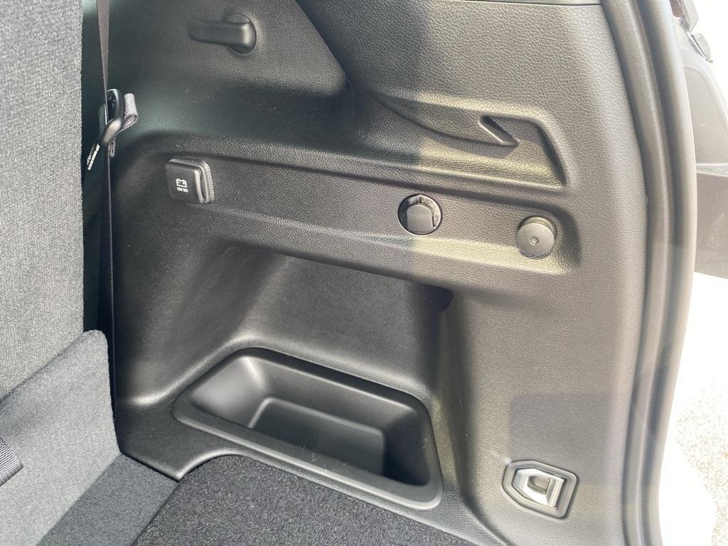 new 2025 Jeep Grand Cherokee L car, priced at $50,053
