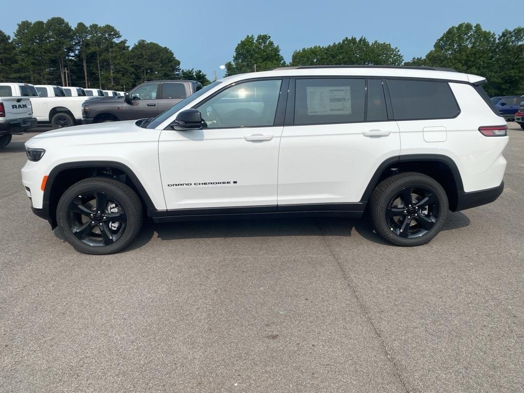 new 2025 Jeep Grand Cherokee L car, priced at $50,053