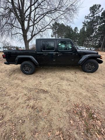 new 2024 Jeep Gladiator car, priced at $47,261