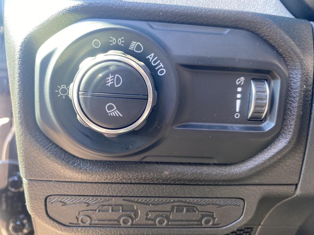 new 2025 Jeep Gladiator car, priced at $48,263