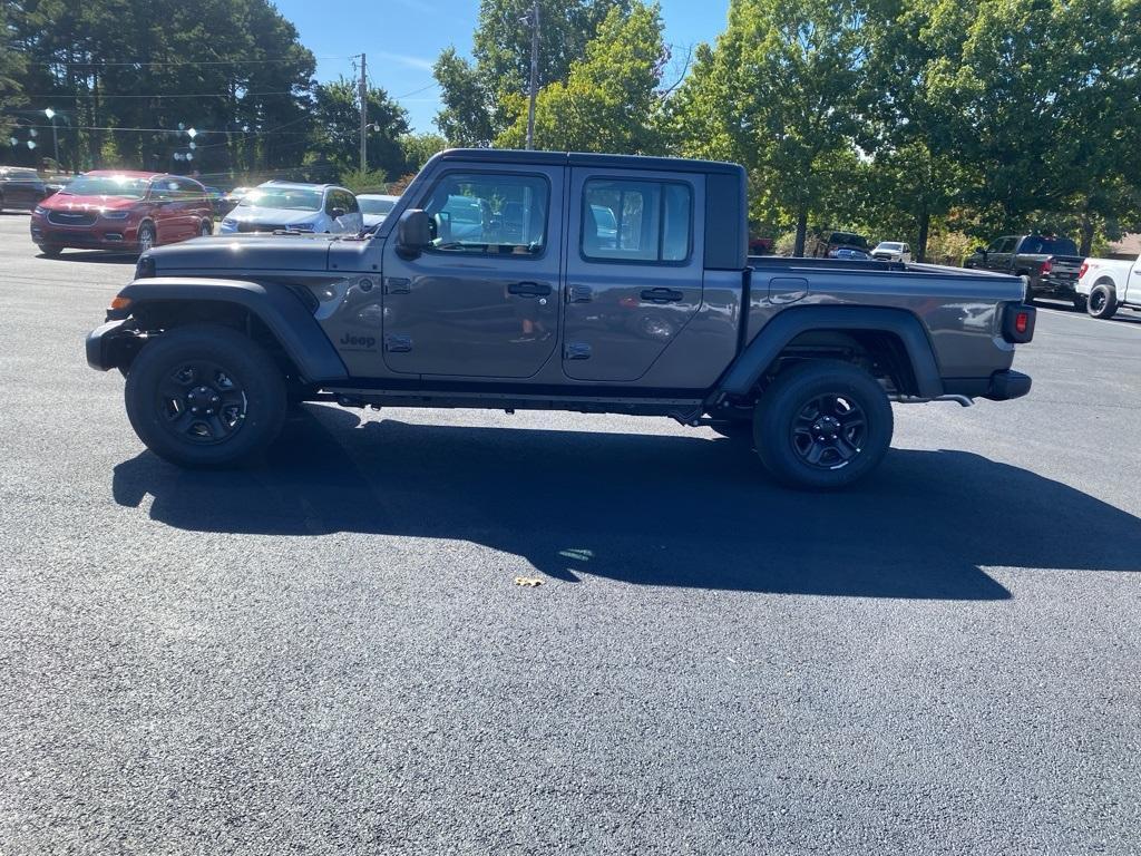 new 2025 Jeep Gladiator car, priced at $40,305