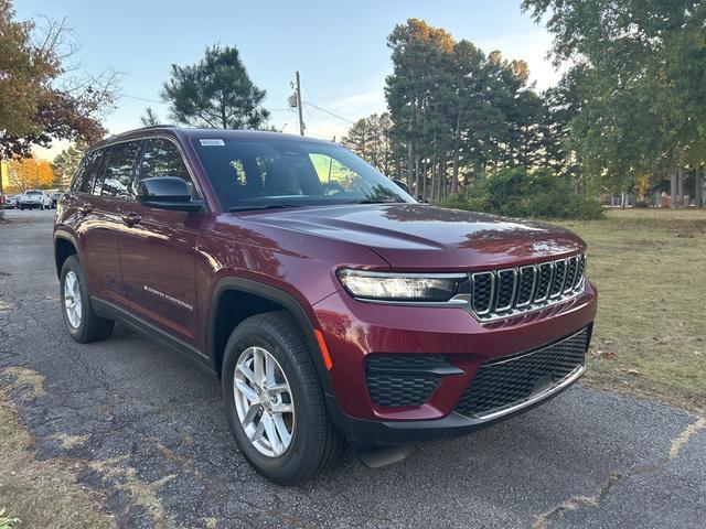 new 2025 Jeep Grand Cherokee car, priced at $37,000