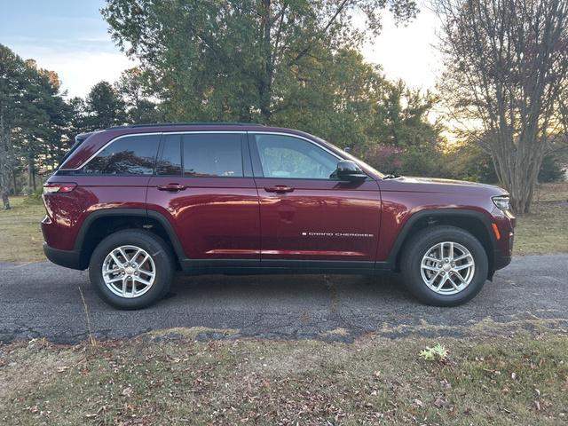 new 2025 Jeep Grand Cherokee car, priced at $37,000