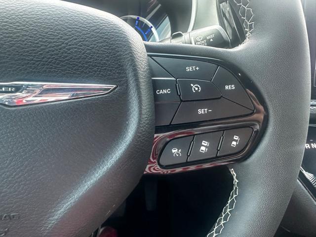 used 2022 Chrysler Pacifica Hybrid car, priced at $27,733