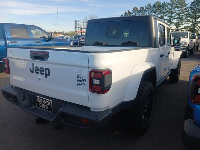 new 2024 Jeep Gladiator car, priced at $51,210