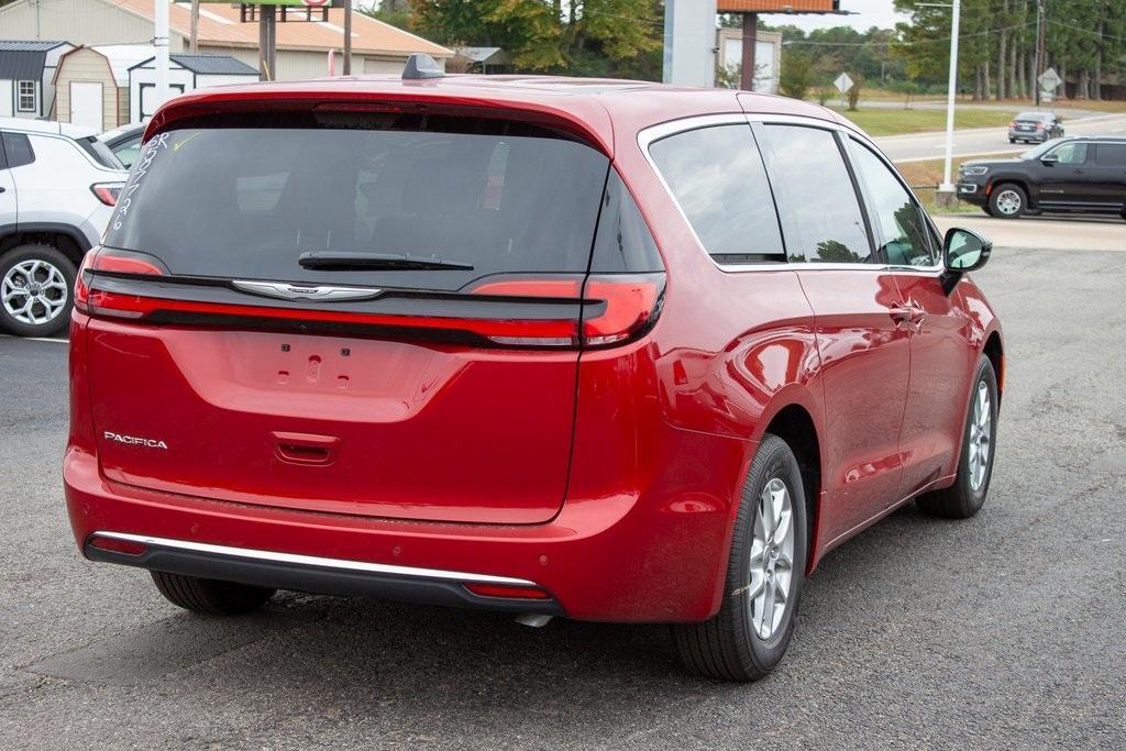 new 2025 Chrysler Pacifica car, priced at $42,640