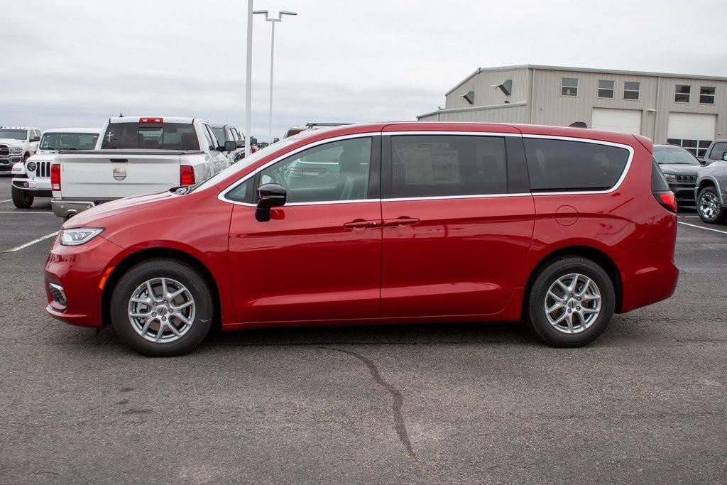 new 2025 Chrysler Pacifica car, priced at $42,640