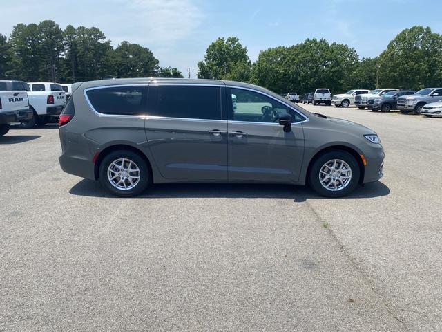 new 2025 Chrysler Pacifica car, priced at $44,142