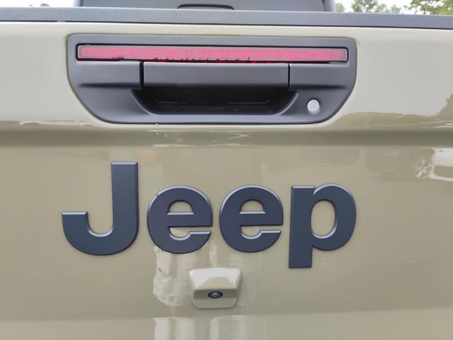 new 2025 Jeep Gladiator car, priced at $44,241