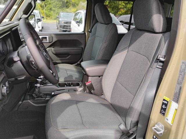 new 2025 Jeep Gladiator car, priced at $44,241