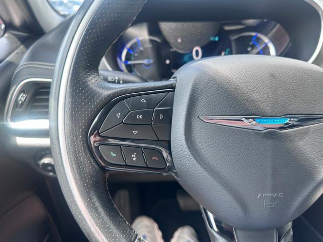 used 2021 Chrysler Pacifica Hybrid car, priced at $25,664