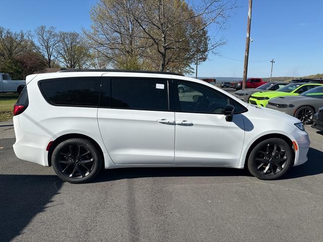 new 2024 Chrysler Pacifica car, priced at $45,735