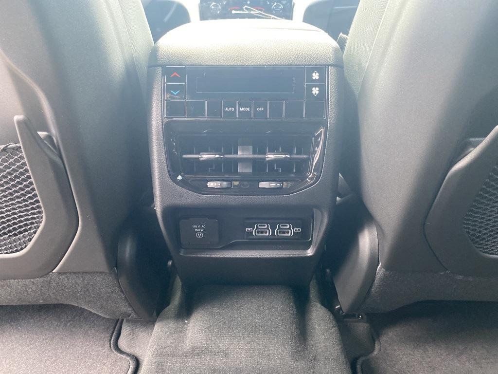 new 2025 Jeep Grand Cherokee L car, priced at $50,589