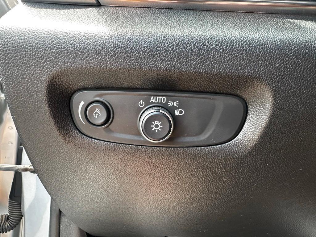 used 2020 Chevrolet Traverse car, priced at $21,657