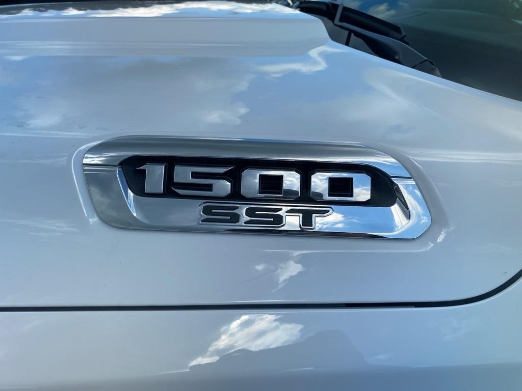 new 2025 Ram 1500 car, priced at $48,521