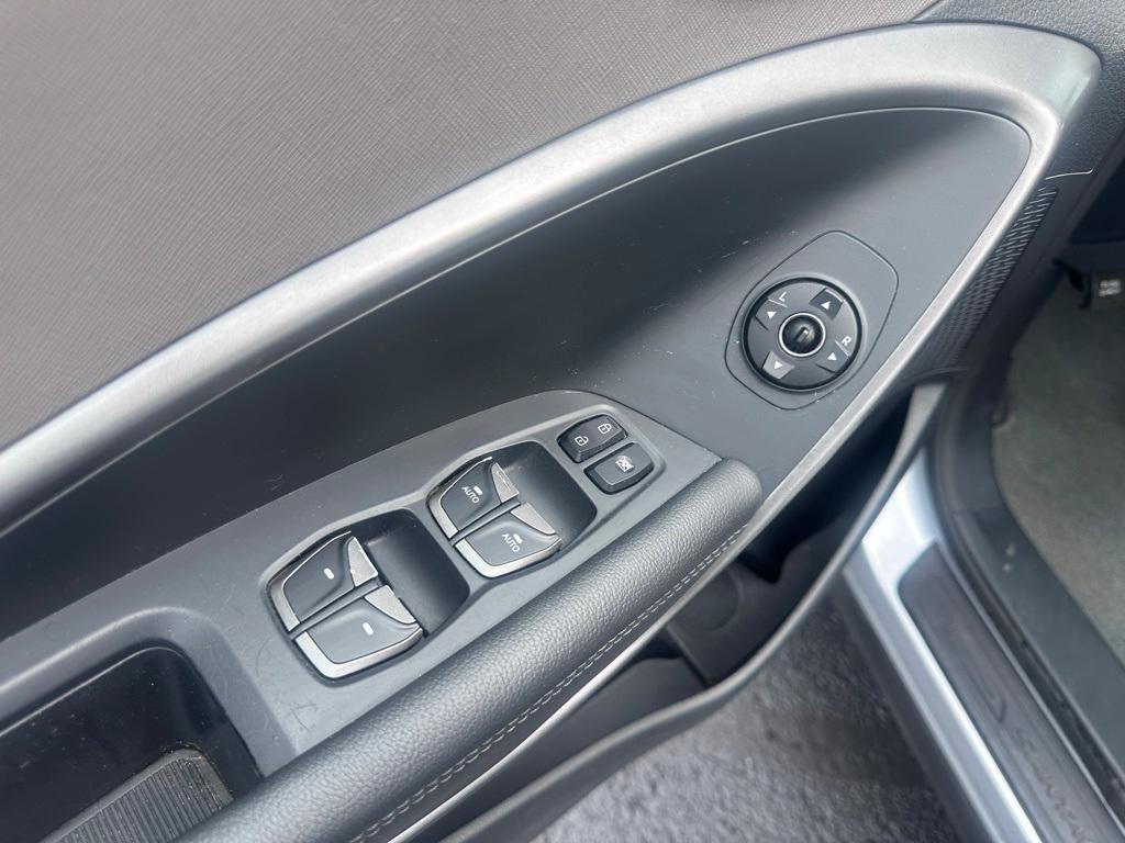 used 2018 Hyundai Santa Fe car, priced at $15,277