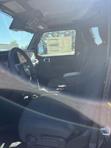 new 2025 Jeep Gladiator car, priced at $48,263