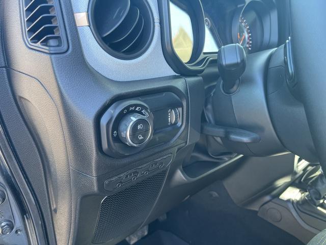 new 2025 Jeep Gladiator car, priced at $48,263