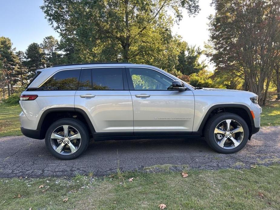 new 2025 Jeep Grand Cherokee car, priced at $53,430