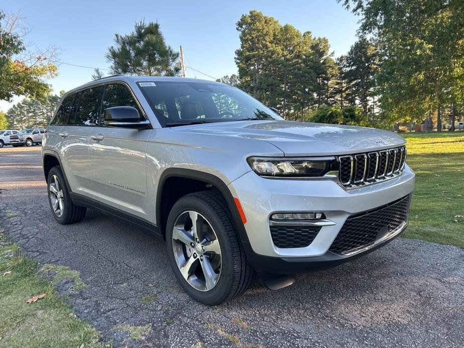 new 2025 Jeep Grand Cherokee car, priced at $53,430