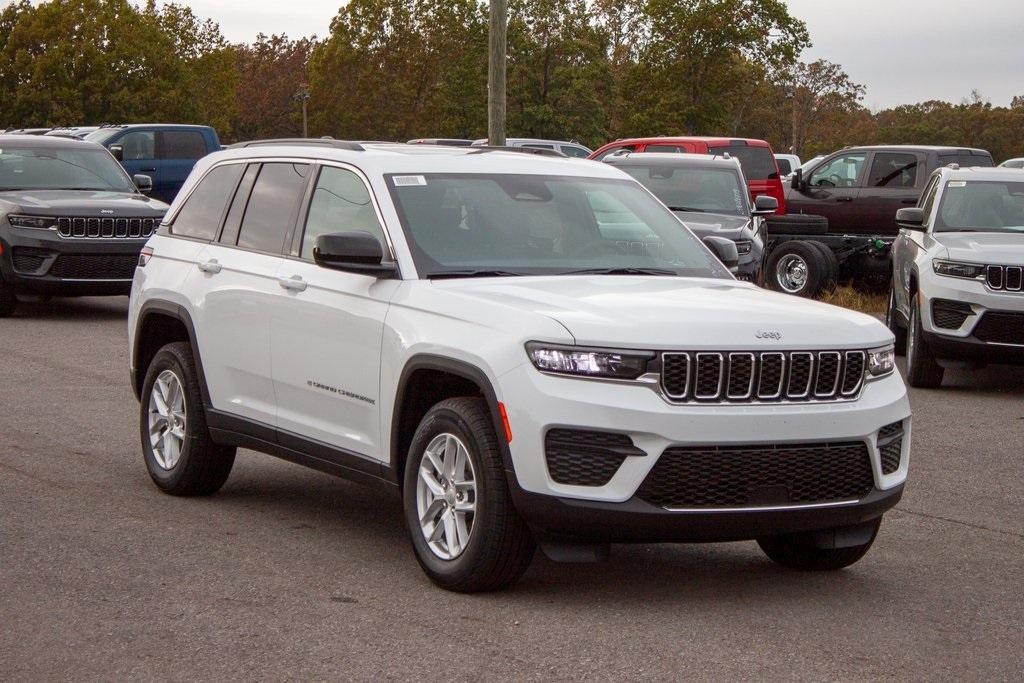 new 2025 Jeep Grand Cherokee car, priced at $39,075