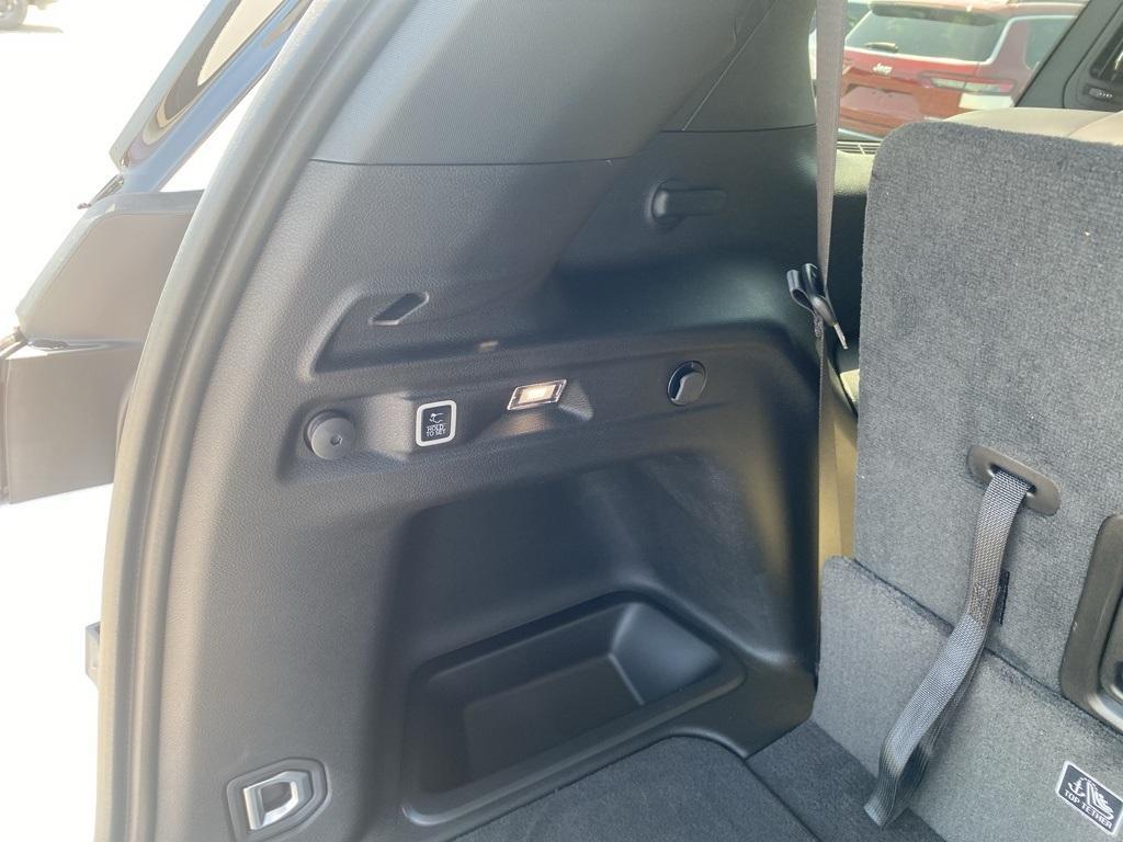 new 2025 Jeep Grand Cherokee L car, priced at $47,160