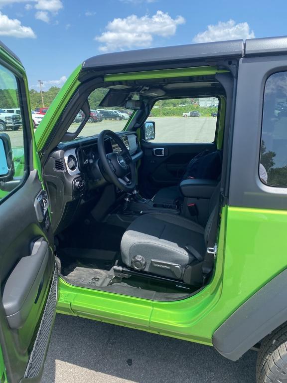 new 2025 Jeep Wrangler car