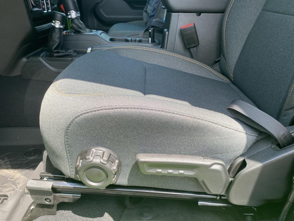 new 2025 Jeep Wrangler car