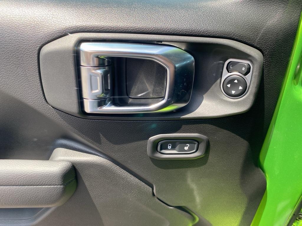 new 2025 Jeep Wrangler car