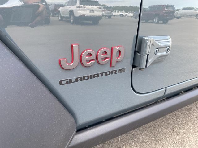 new 2025 Jeep Gladiator car, priced at $48,430
