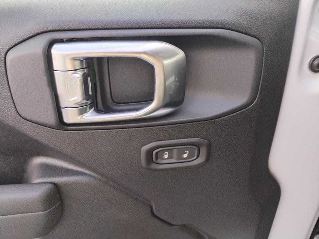 new 2026 Jeep Wrangler car, priced at $43,024