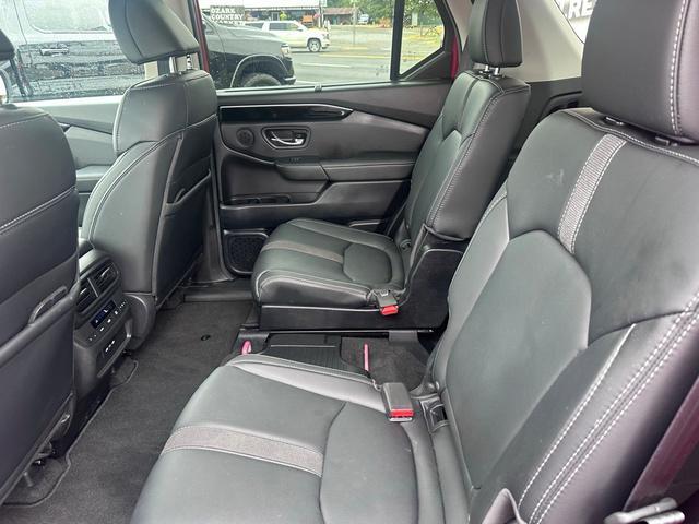 used 2025 Honda Pilot car, priced at $38,821