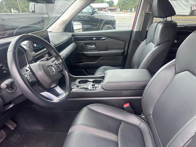 used 2025 Honda Pilot car, priced at $38,821