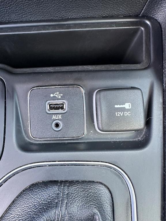 used 2019 Jeep Cherokee car, priced at $14,084