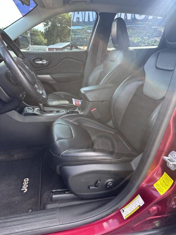 used 2019 Jeep Cherokee car, priced at $14,084