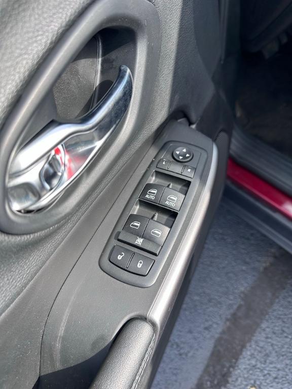 used 2019 Jeep Cherokee car, priced at $14,084