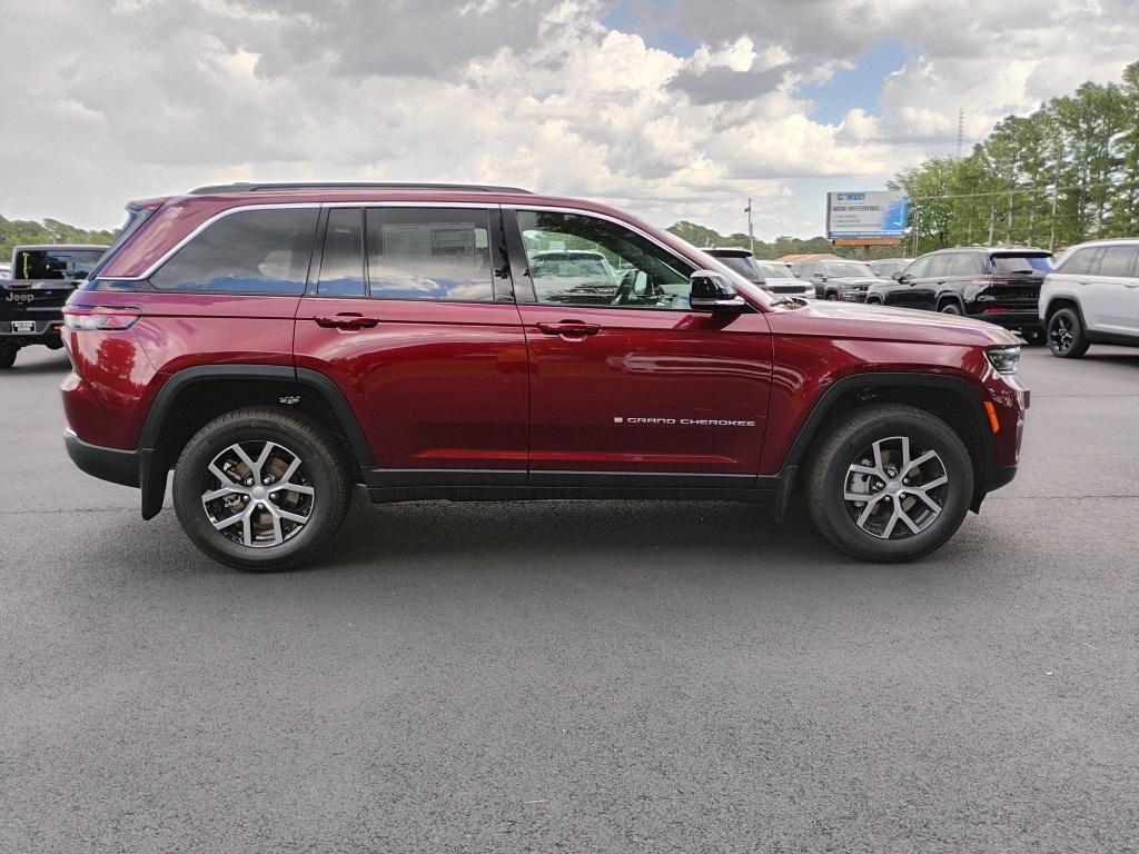 new 2025 Jeep Grand Cherokee car, priced at $43,869
