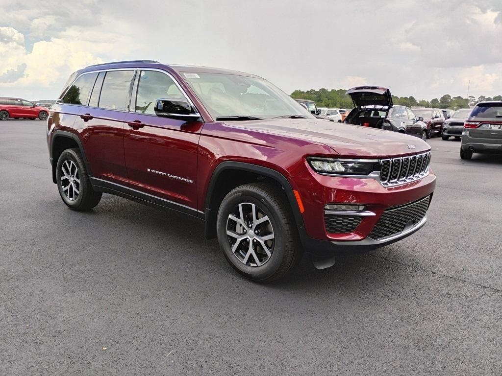 new 2025 Jeep Grand Cherokee car, priced at $43,869