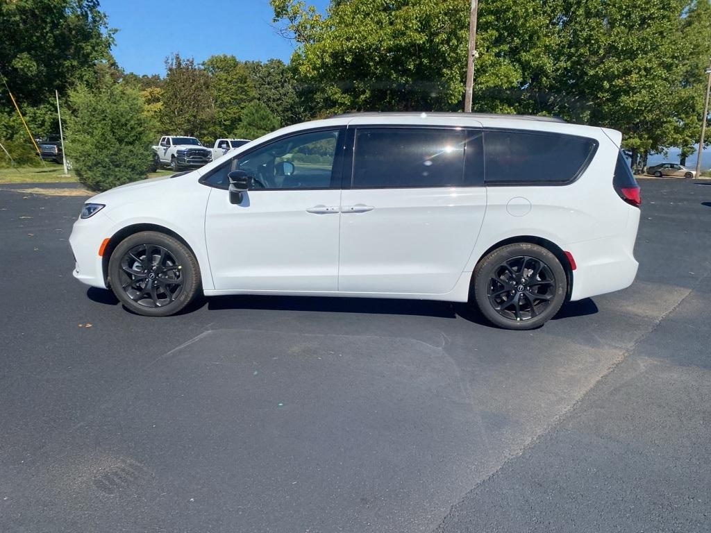 new 2026 Chrysler Pacifica car