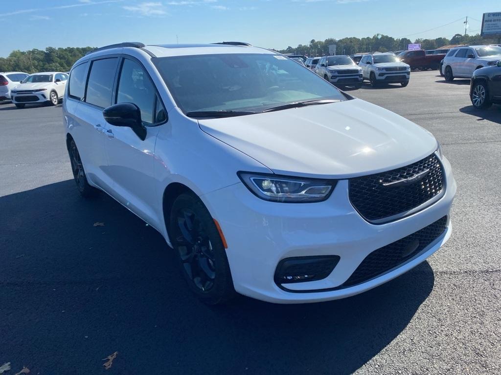 new 2026 Chrysler Pacifica car