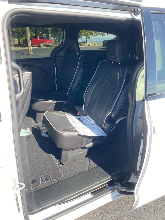 new 2026 Chrysler Pacifica car
