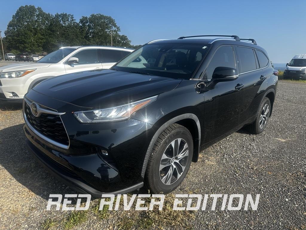 used 2020 Toyota Highlander car, priced at $34,927