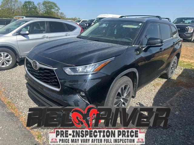 used 2020 Toyota Highlander car, priced at $34,576