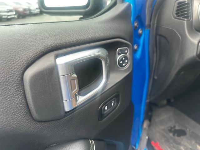used 2023 Jeep Gladiator car, priced at $38,380